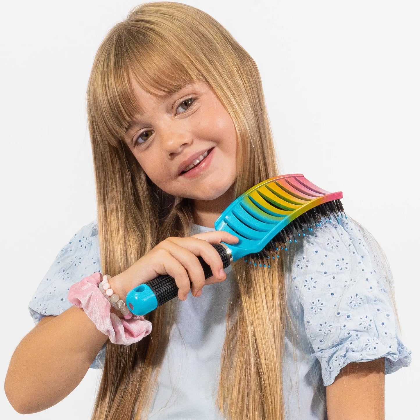 1 BROSSE ACHETÉE = 1 DÉMÊLANTE + 1 SHAMPOO OFFERTES