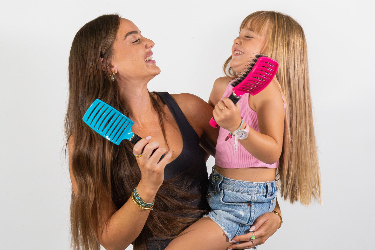 1 BROSSE + 1 SOIN KERATINE + 1 SHAMPOO + 1 POCHETTE COTON