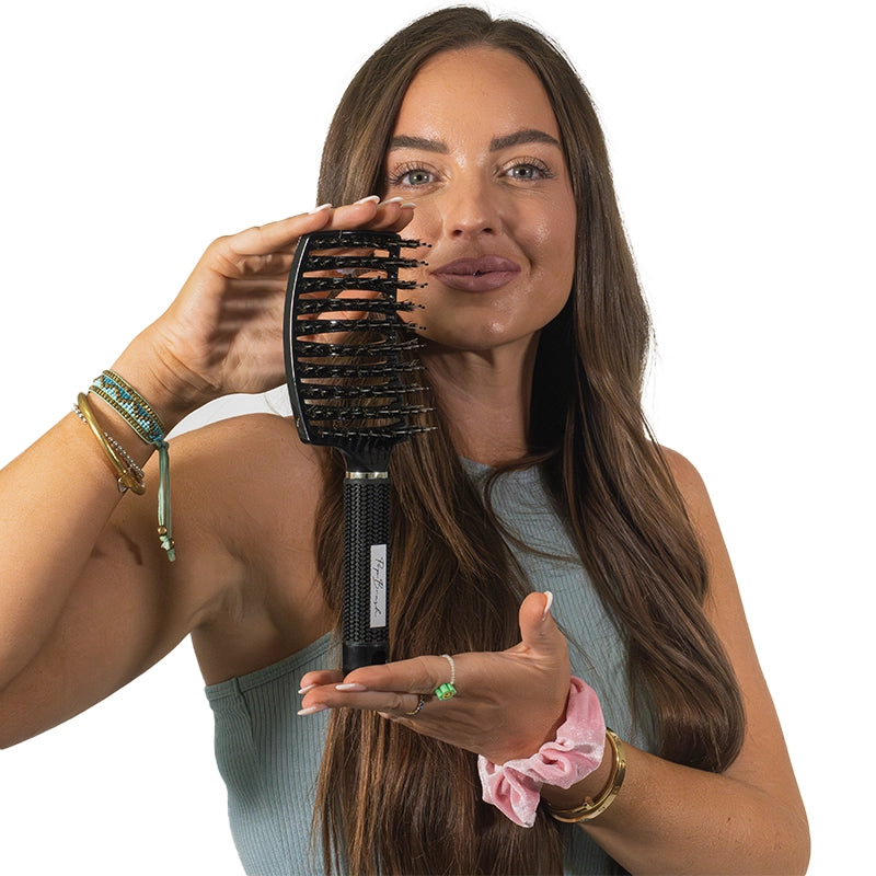 1 BROSSE ACHETÉE = 1 DÉMÊLANTE + 1 SHAMPOO OFFERTES